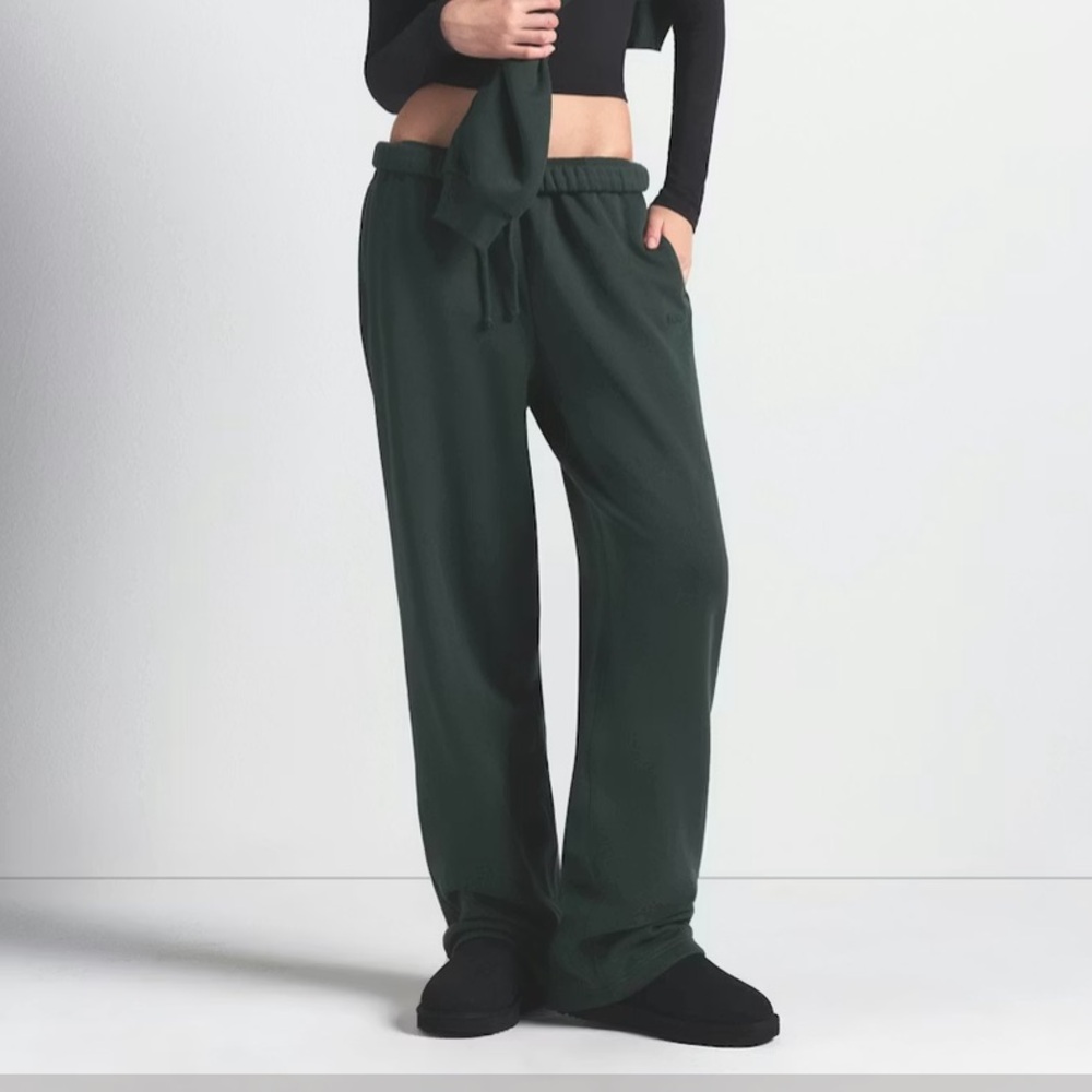 SKIMS Cotton Fleece Classic Straight Leg Pant Spruce NWT